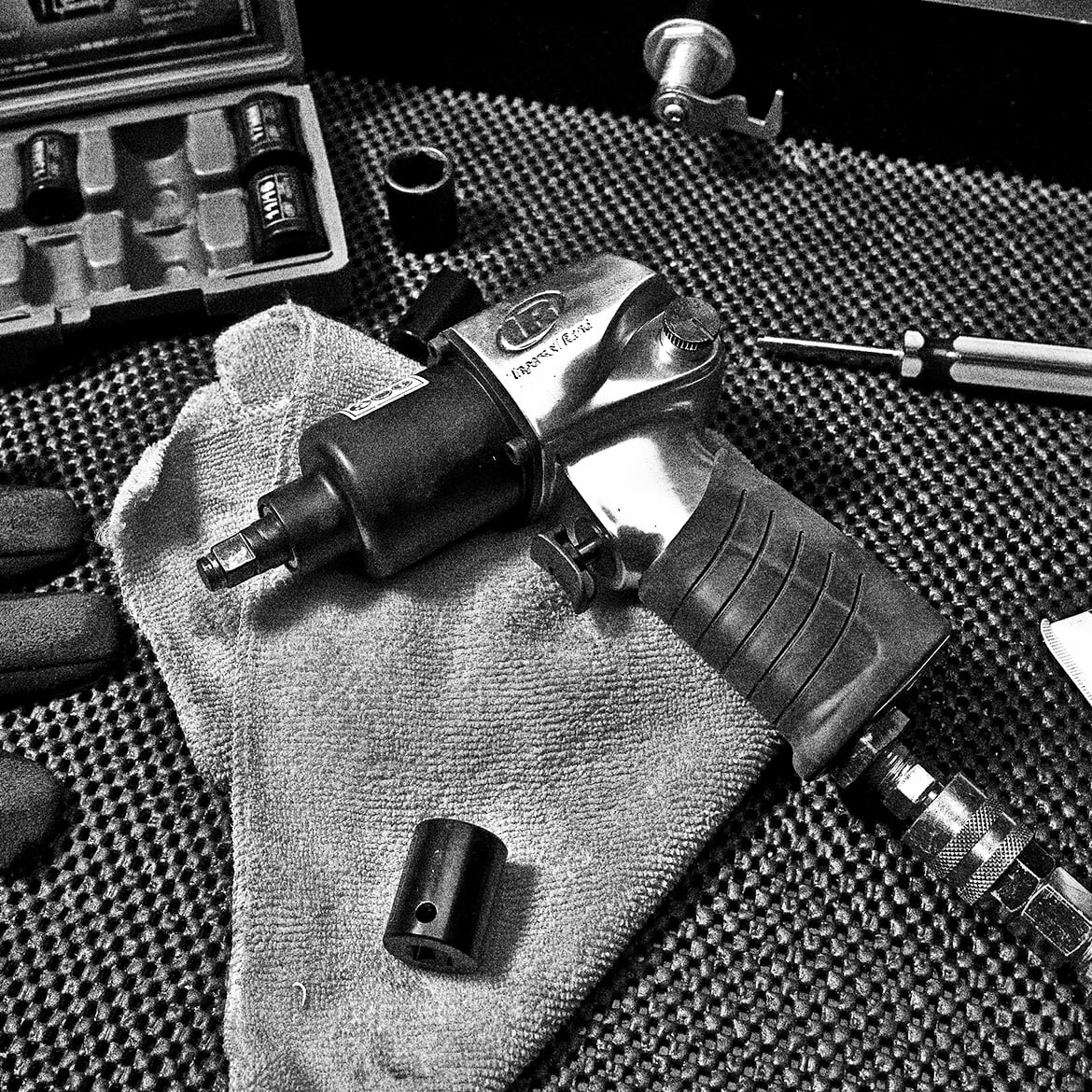 Ingersoll Rand 215G 3/8" Air Impact Wrench, 160 ft-lbs Max Torque, Pistol Grip
