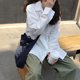 thumbnail image 3 of Camisas Rimocy de color liso para mujer, tallas grandes, con bolsillos y cuello vuelto, primavera-verano, manga larga, botones, 2022, 3 of 6