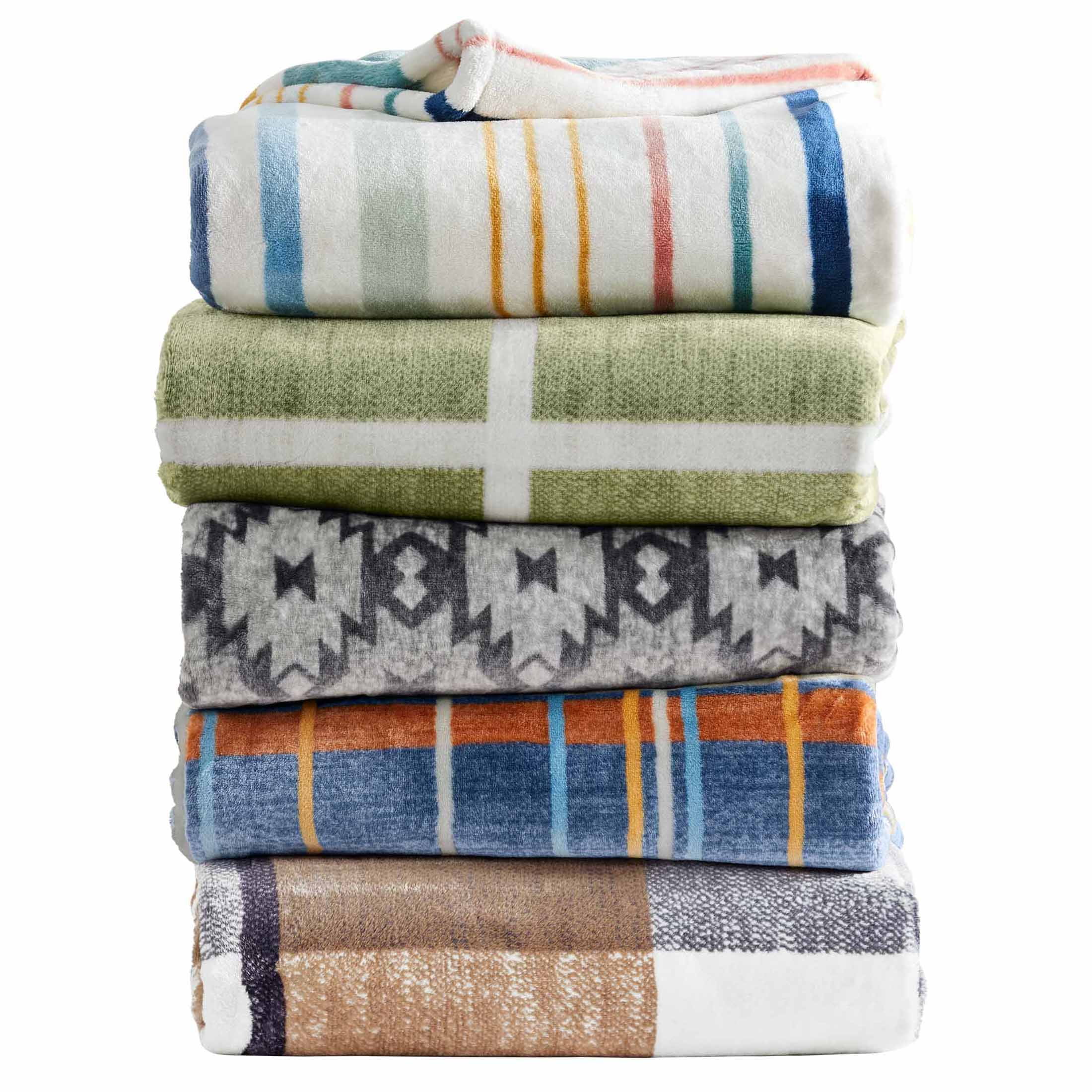Better Homes & Gardens  Printed Heavyweight Ultra  Plush Adult Throw, 50” x 72”,  Green Plaid