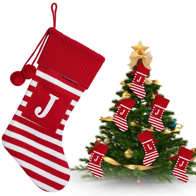 Bas de Noël Surdimensionnés à Lettres : Chaussettes Tricotées Rouges Festives avec Breloques d'Arbres, Décoration Suspendue Créative pour Cheminée et Sapin de Noël