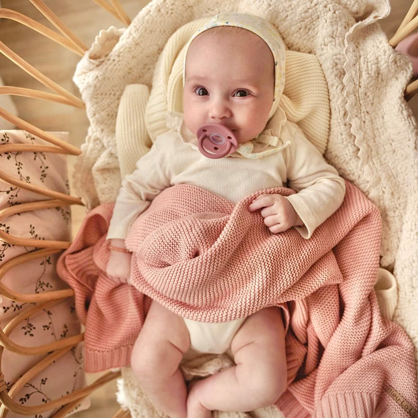 Bleu La La Girls Pink Organic Cotton Knit Baby Blanket, Receiving Swaddle for Baby Boy and Girl, Gift for Newborns