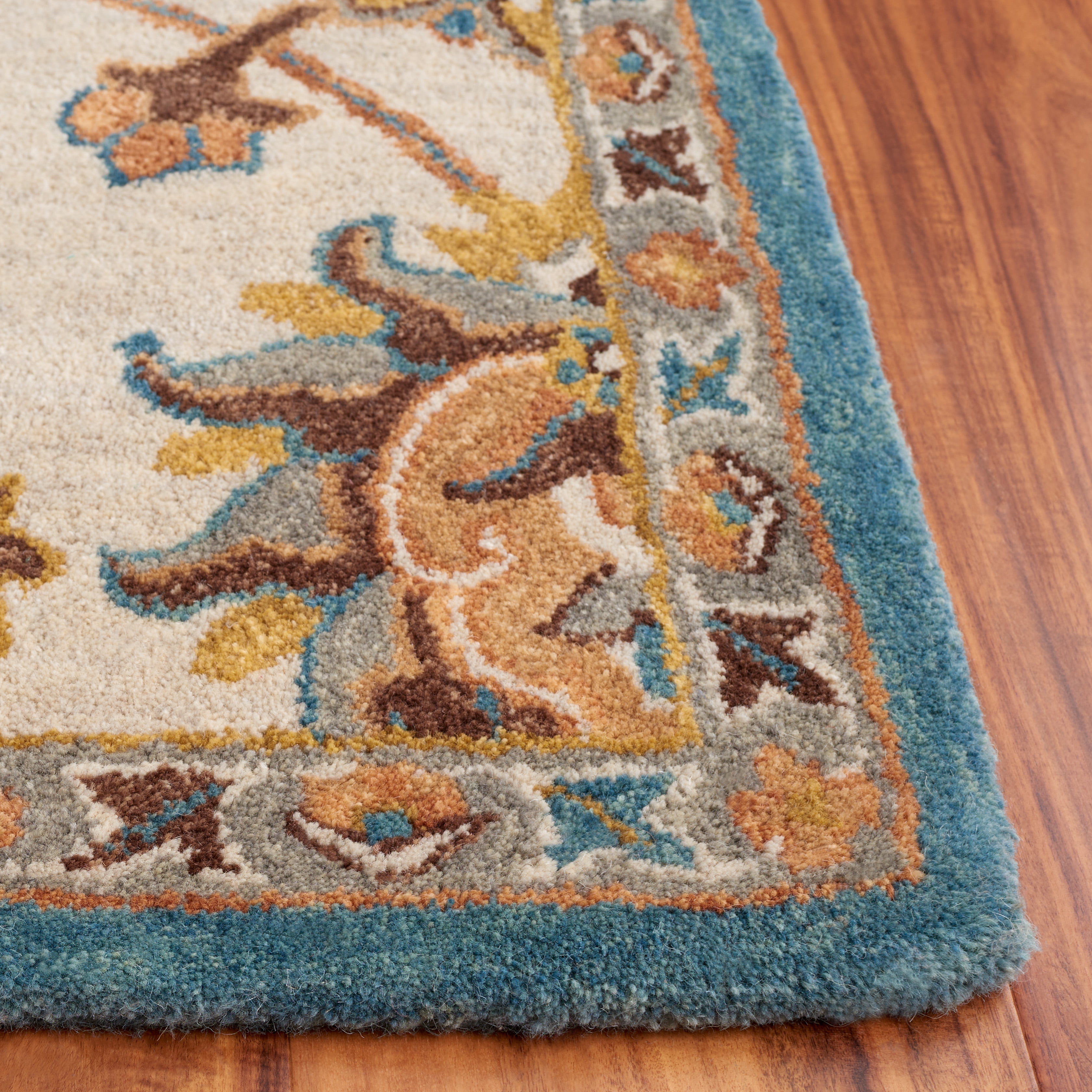 Safavieh Heritage Louise Medallion Area Rug, Beige/Ivory, 4' x 6'