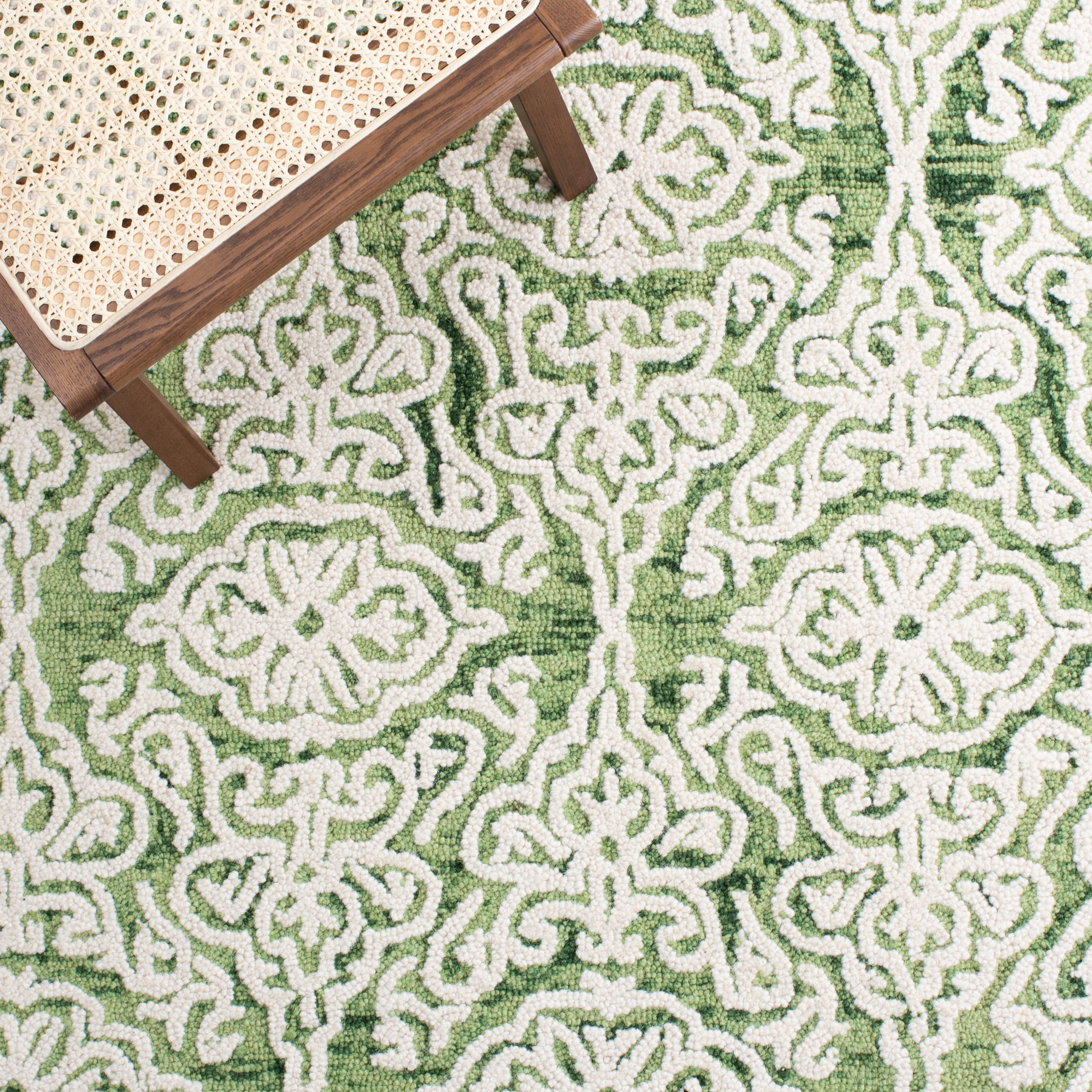 SAFAVIEH Blossom Asher Geometric Wool Area Rug, Green/Ivory, 6' x 6' Square