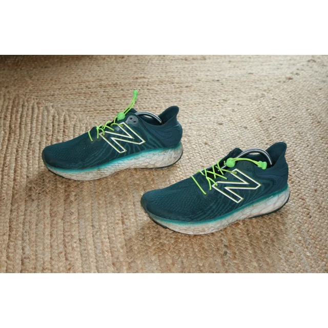 New Balance Mens 1080 V11 Green Running Shoes Size 10 Used
