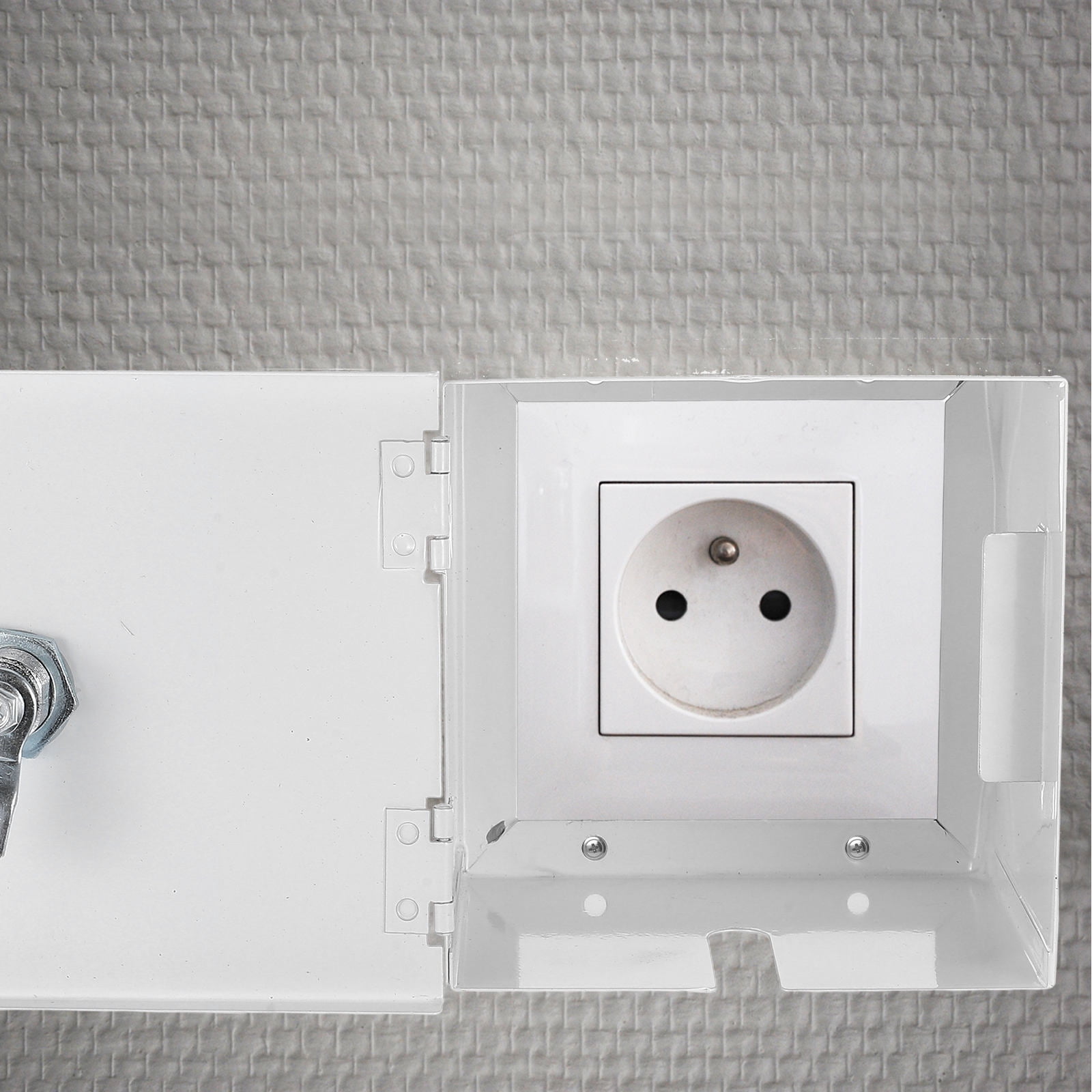 Raindrops Lockable Outdoor Electrical Box with Iron Case for Secure Storage of Accessories and Equipment