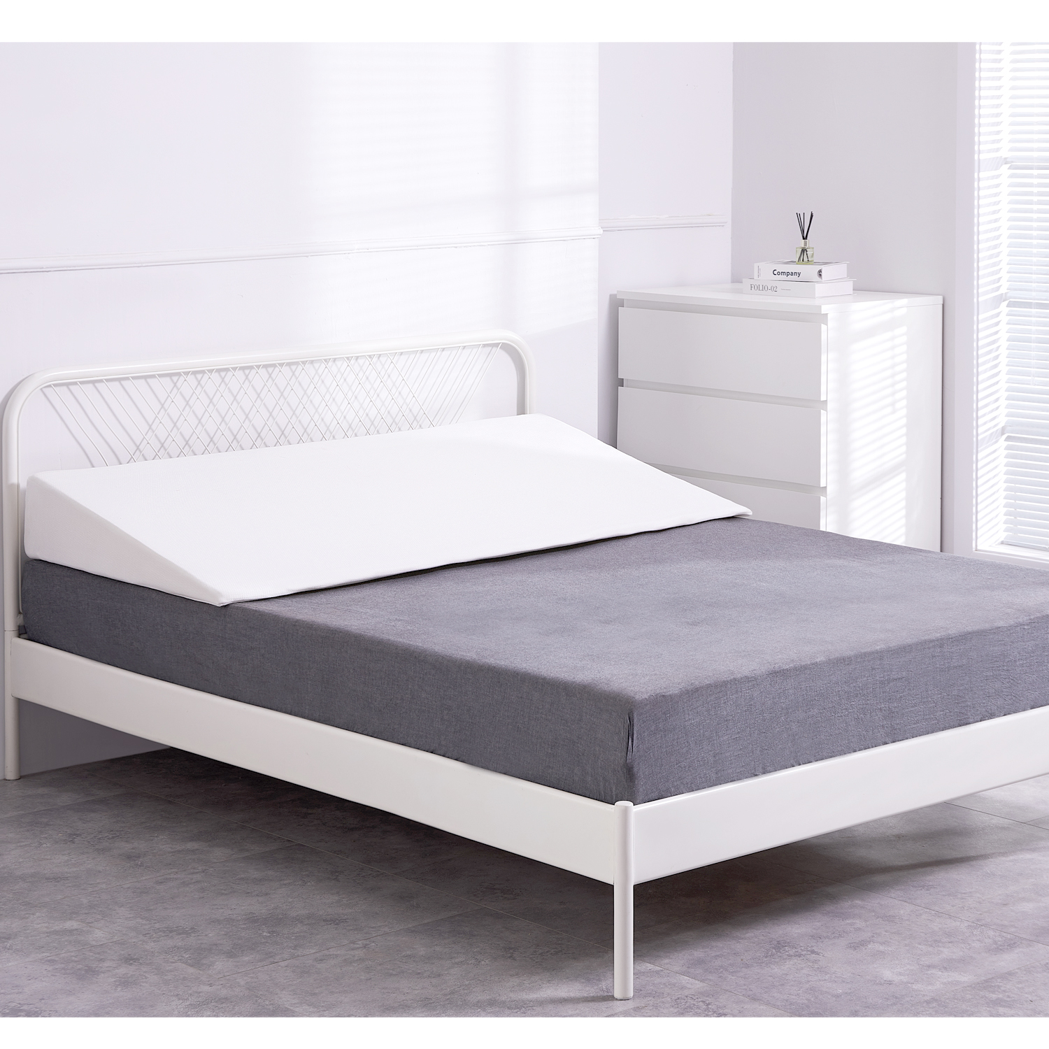 Bed Wedge Pillow,Memory Foam Back Pillow Washable Cover 7.5" Height