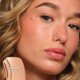 thumbnail image 2 of Brillo de labios y aceite labial teñido Hybrid Saie Glossybounce, 2 of 8