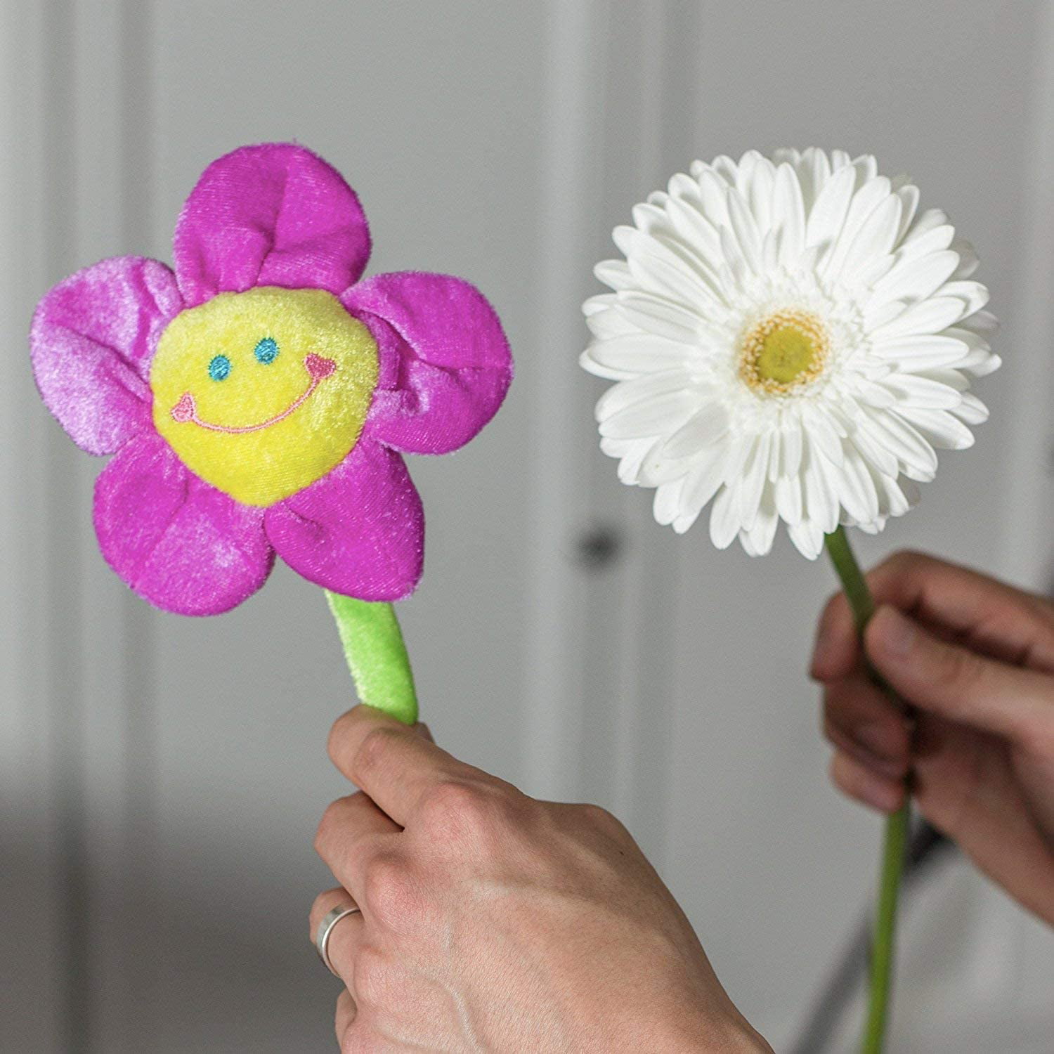 Cute Washable Plush Daisy Sunflower Toy With Smiley Happy Faces Bendable Stems 