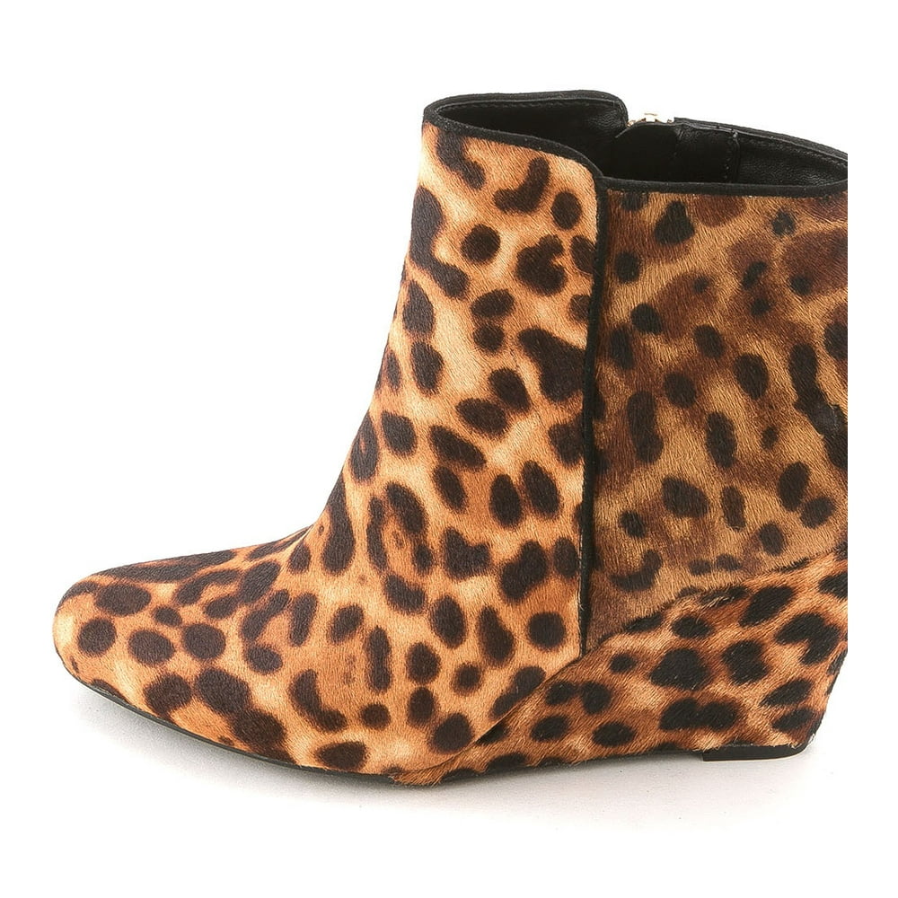 do jessica simpson boots run small