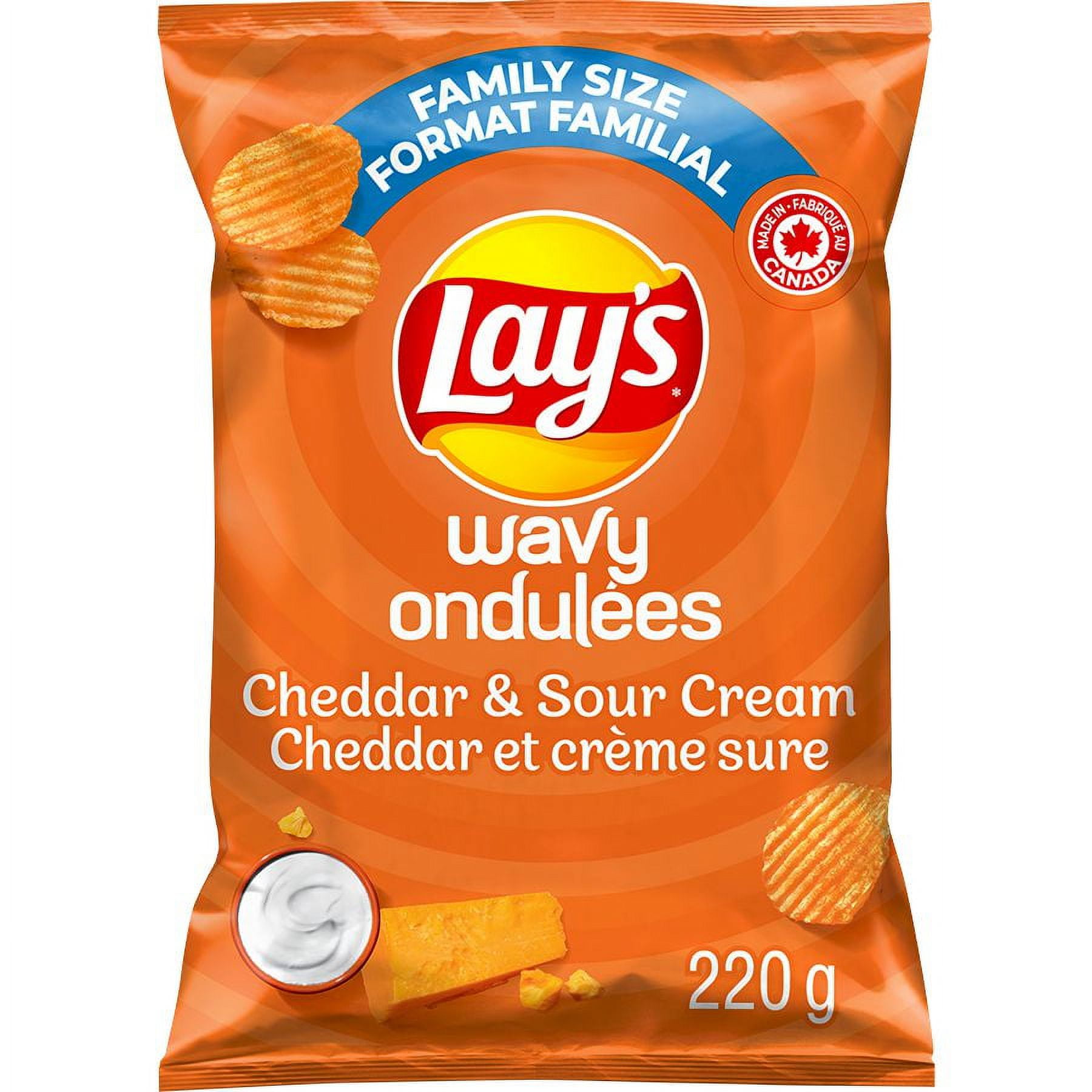 Wavy Lay's Cheddar & Sour Cream flavoured potato chips