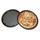 thumbnail image 4 of Paquete de 2 sartenes para pizza de acero al carbono, perforadas, antiadherentes, 31 cm, 4 of 9