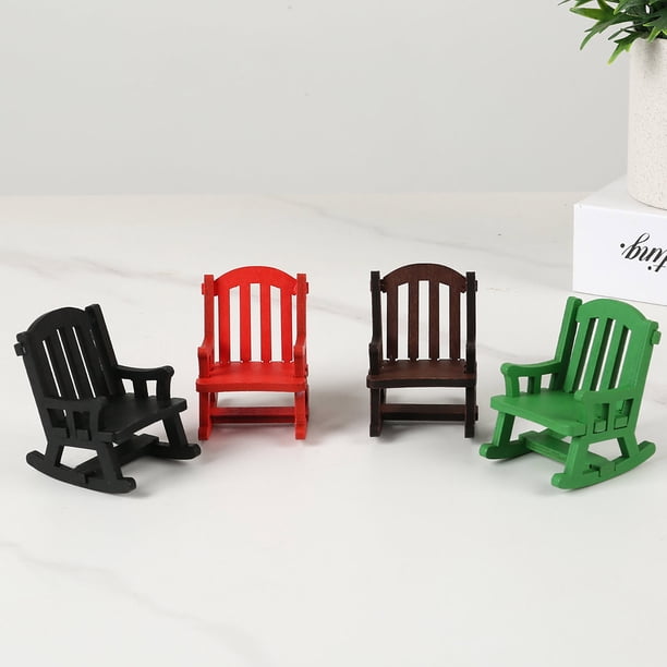 Silla de playa de madera en miniatura | Atrezzo de Dollhouse Crafts • Acabado en madera natural • Construcción sólida y duradera • Diseño compacto que ahorra espacio • Asiento de acento multiusos •