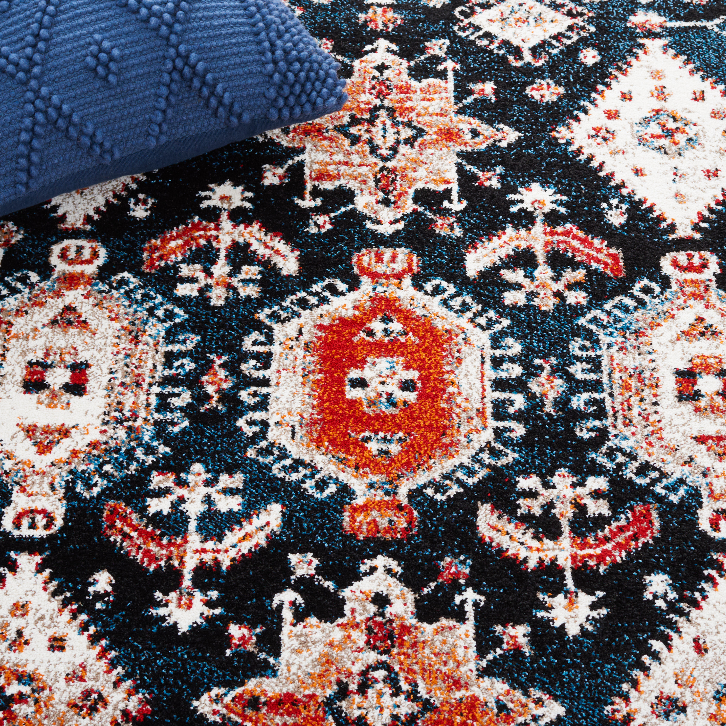 SAFAVIEH Vintage Hamadan Jolyon Oriental Area Rug, Ivory/Blue, 5'3" x 7'6"