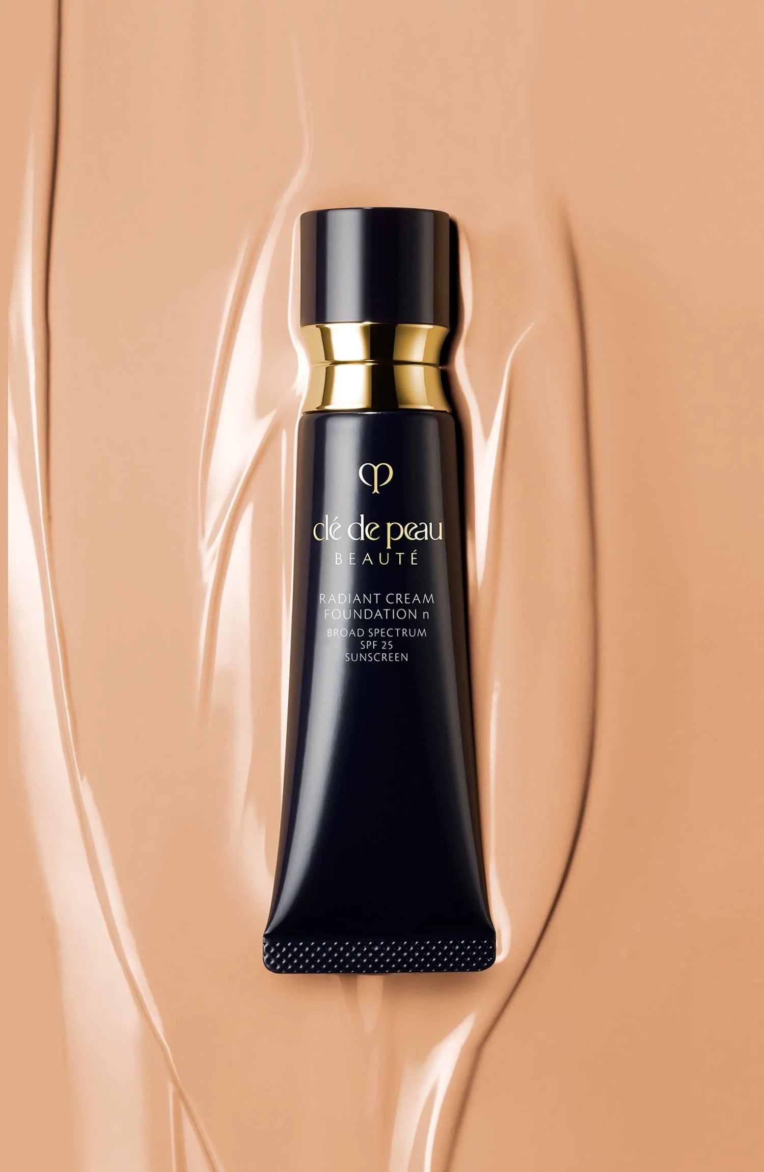 Cle de Peau Beaute Radiant Fluid Foundation Matte SPF 20