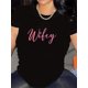 thumbnail image 2 of Camiseta informal con estampado gráfico "Wifey" para mujer. Cuello redondo y elasticidad media. Ideal para todas las estaciones. Para adultos, hombres, mujeres, adolescentes, jóvenes y uso informal., 2 of 5