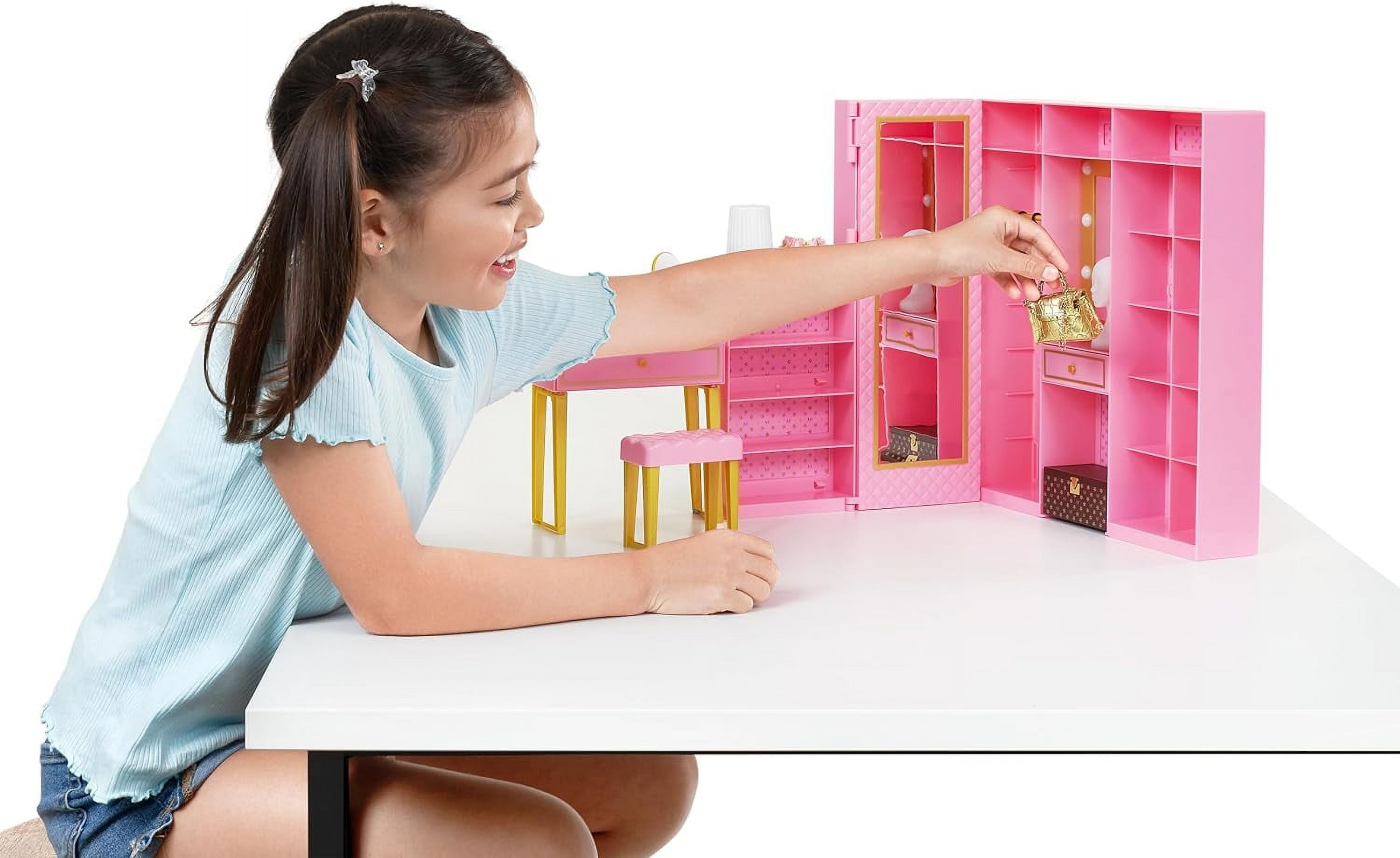 Mini Fashion Dream Wardrobe Play Set!!! Can It Fit Barbie? 