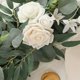 thumbnail image 4 of Fiudx Guirnalda Decorativa de Rosas Artificiales de 170 Cm de Largo con Hojas Verdes Vibrantes, Perfecta para El Hogar, La Oficina, Bodas y Fiestas. Ligera, Suave y Versátil., 4 of 5