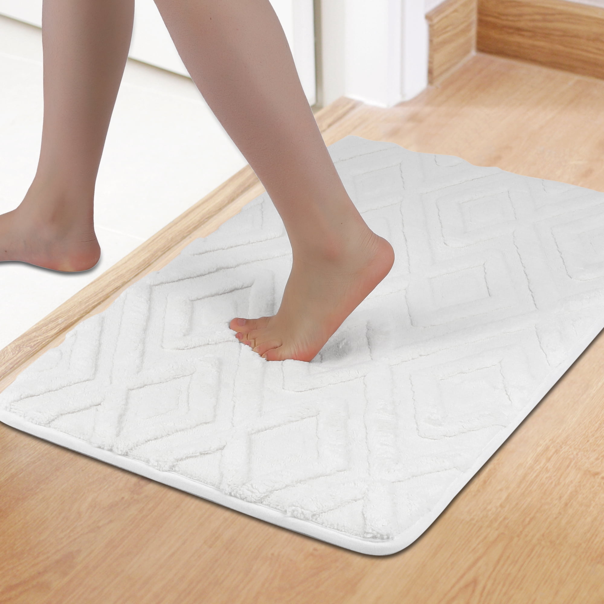 Unique Bargains Geometric Pattern Bathroom Mat Absorbent Non-Slip Bath Rug Beige 20" x 32"