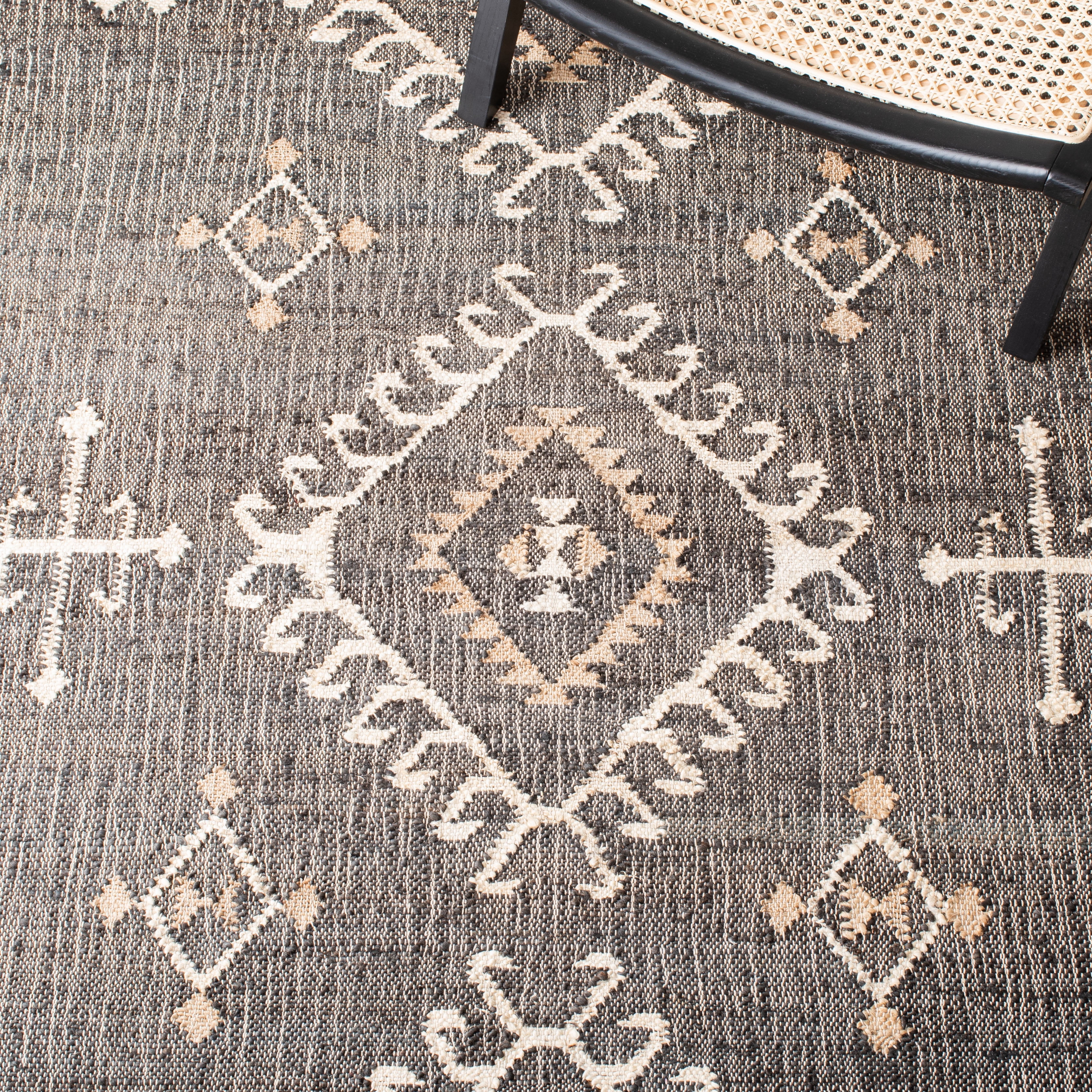 Safavieh Kilim Lisette Tribal Area Rug, Black/Ivory, 2' x 3'