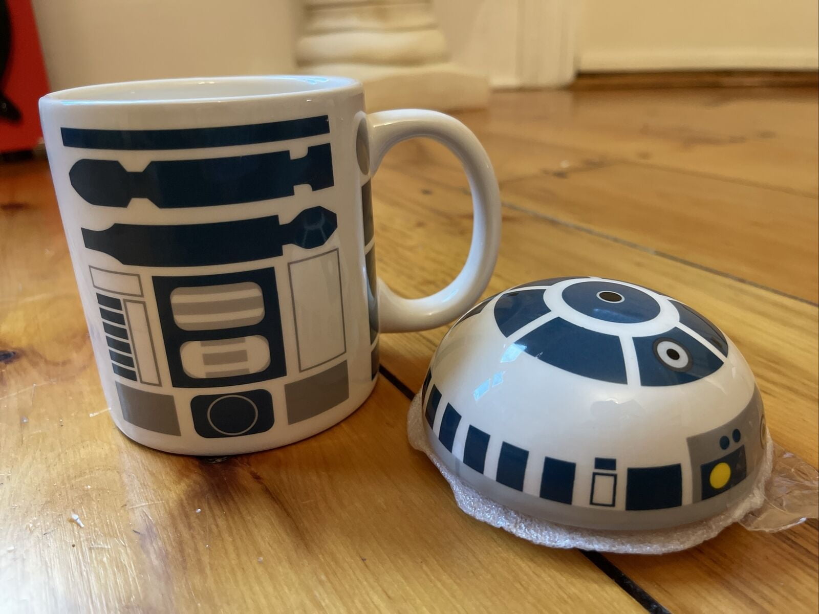 Star Wars R2D2 Design Metallic Coffee Mug and Can Cooler Set Man Cave Work  Gift