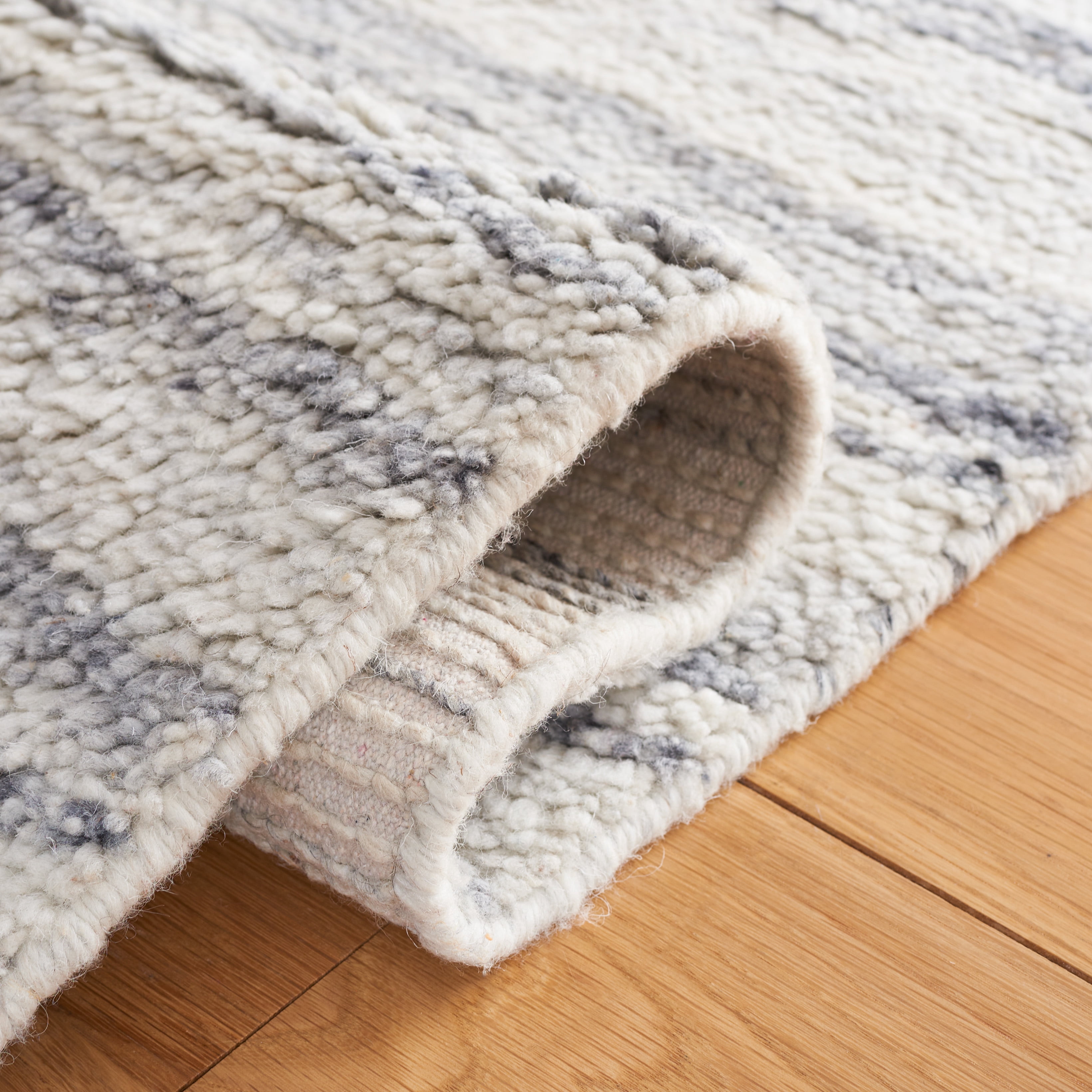 SAFAVIEH Casablanca Katharine Distressed Area Rug, Grey/Ivory, 5' x 8'