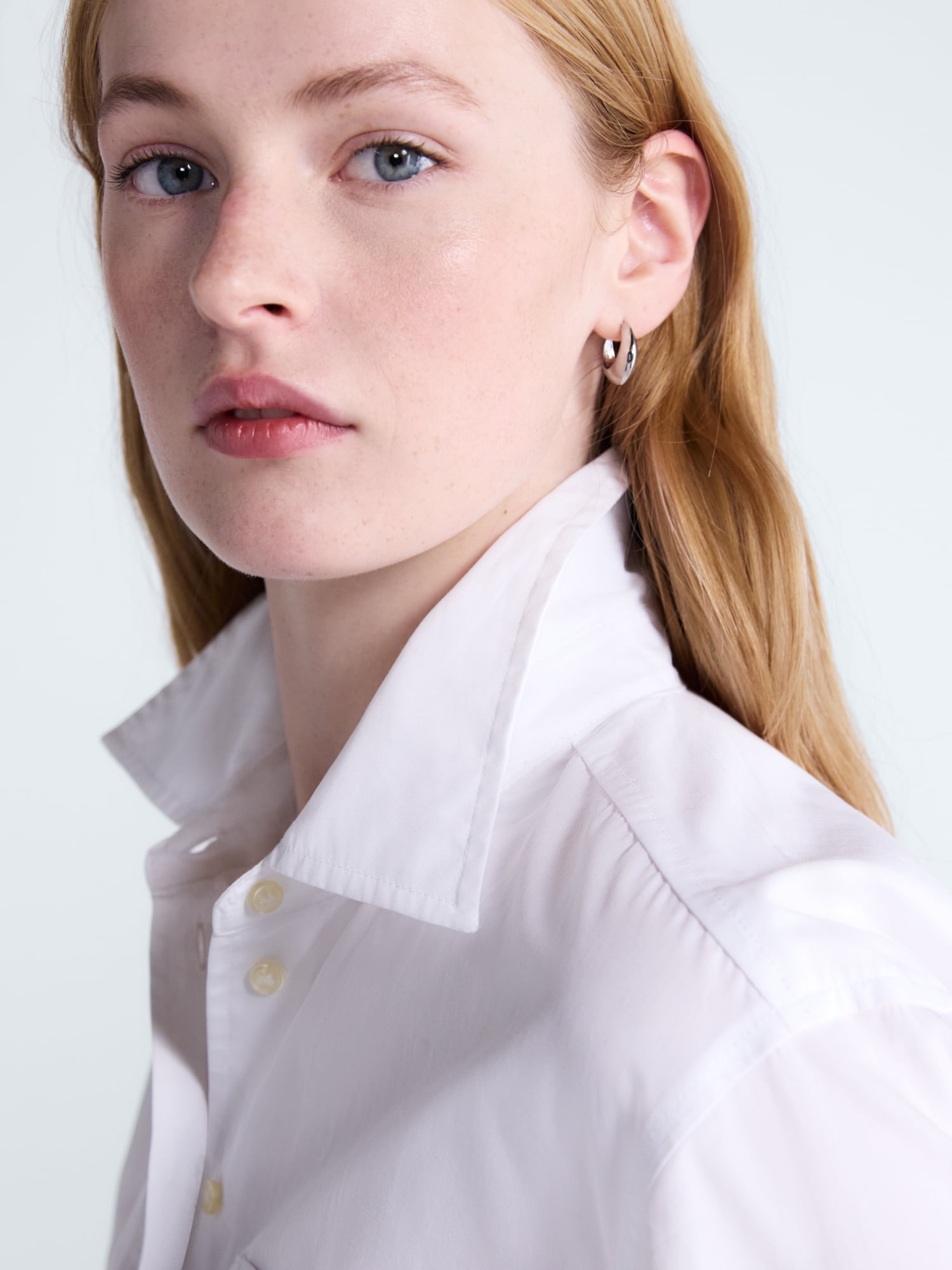 Free Assembly Women's and Women's Plus Button Front Cotton Shirt with Long Sleeves, Sizes XS-4X