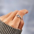 thumbnail image 2 of Joyería Europea y la moda de las mujeres de doble anillo de malla de color rojo hueco de apertura redonda ajustable anillo de dedo índice, 2 of 5