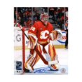 thumbnail image 1 of Dustin Wolf Gardien des Flames de Calgary Signé Photo 8x10, 1 of 1