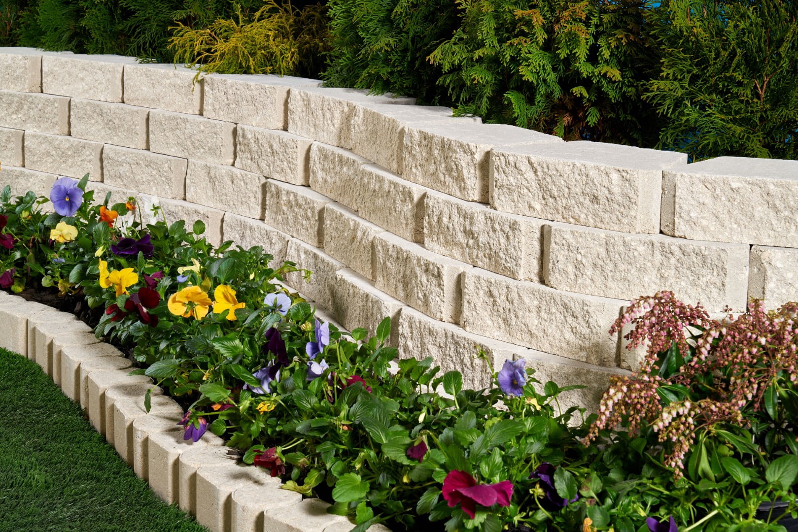 Pavestone 10"  Limestone (White) Concrete Retaining Wall