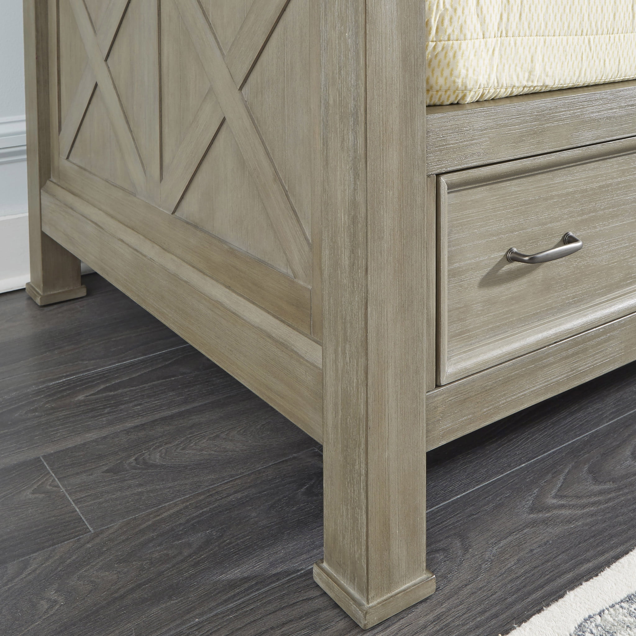 Homestyles Mountain Lodge Gray Daybed