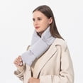 thumbnail image 3 of Bufanda de terciopelo con plumas artísticas retro de invierno para mujer, bufanda de estilo grueso con cuello forrado de vellón a la moda para hombres, 3 of 6