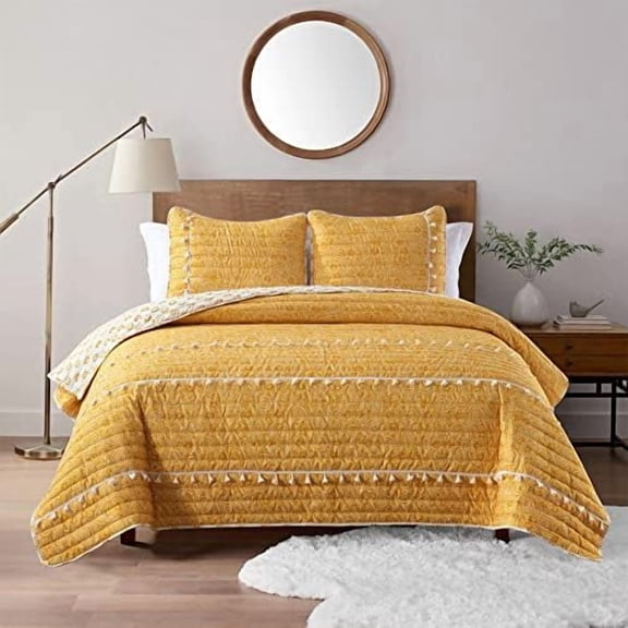 Boho Style Yellow King Quilt Set with Tassle, Soft and Lightweight Bedspread for All Season, King Size Bed Coverlet with 2 Matching Pillow Shams (3 Pieces)