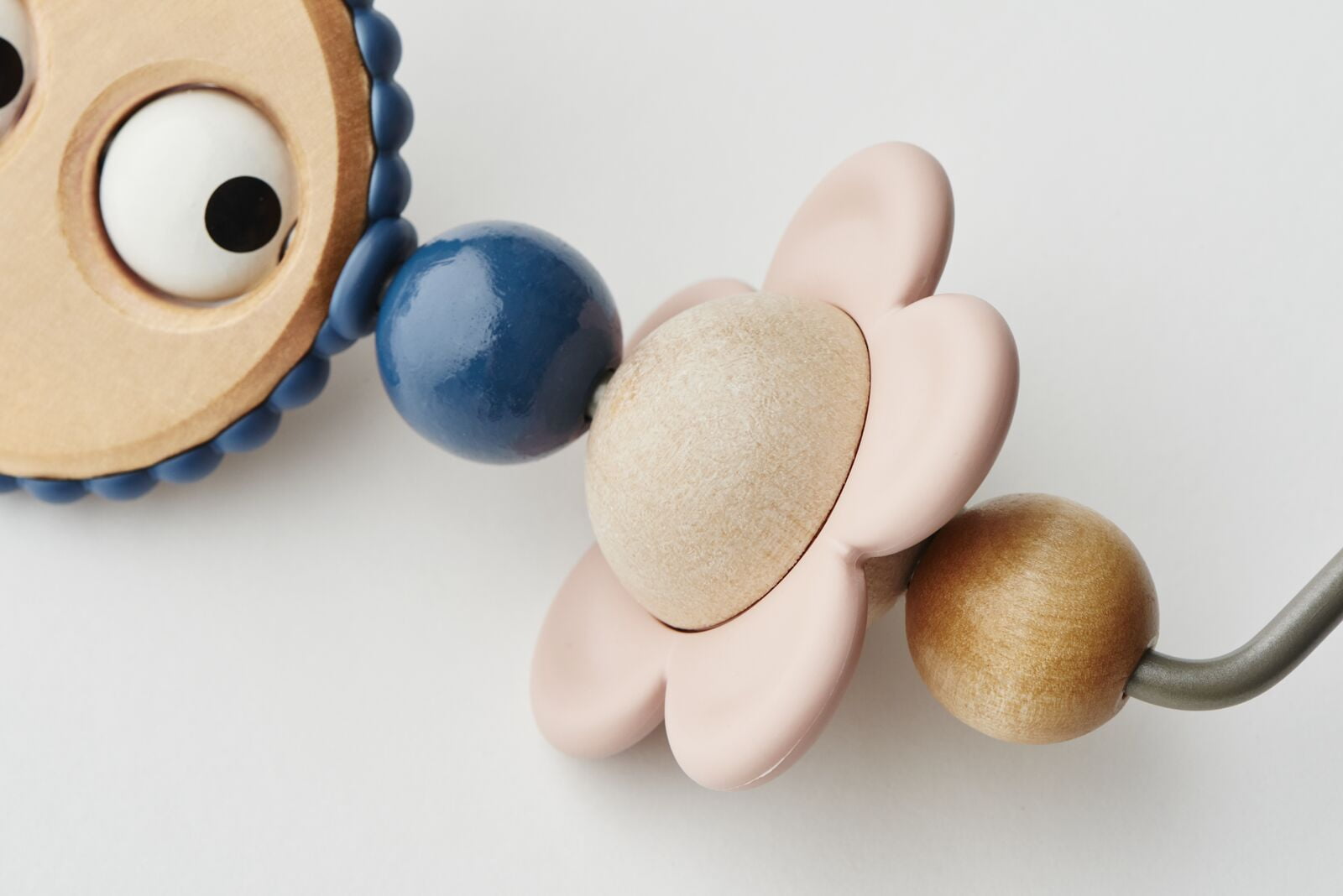 BabyBjorn Googly Eyes Pastels Toy Bar