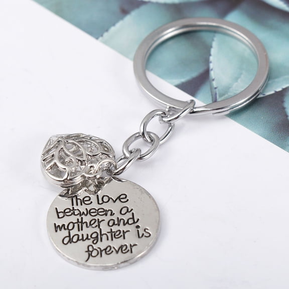 Mobestech Daughter Key Chains from Mom Heart Keychain 1Pack for Thanksgiving Day