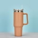 thumbnail image 2 of Taza de viaje de 1182 ml de 40 oz con pajita y Tapa de acero inoxidable con doble pared aislada al vacío para café frío y caliente Asa para beber fácilmente mientras se está en mov, 2 of 5