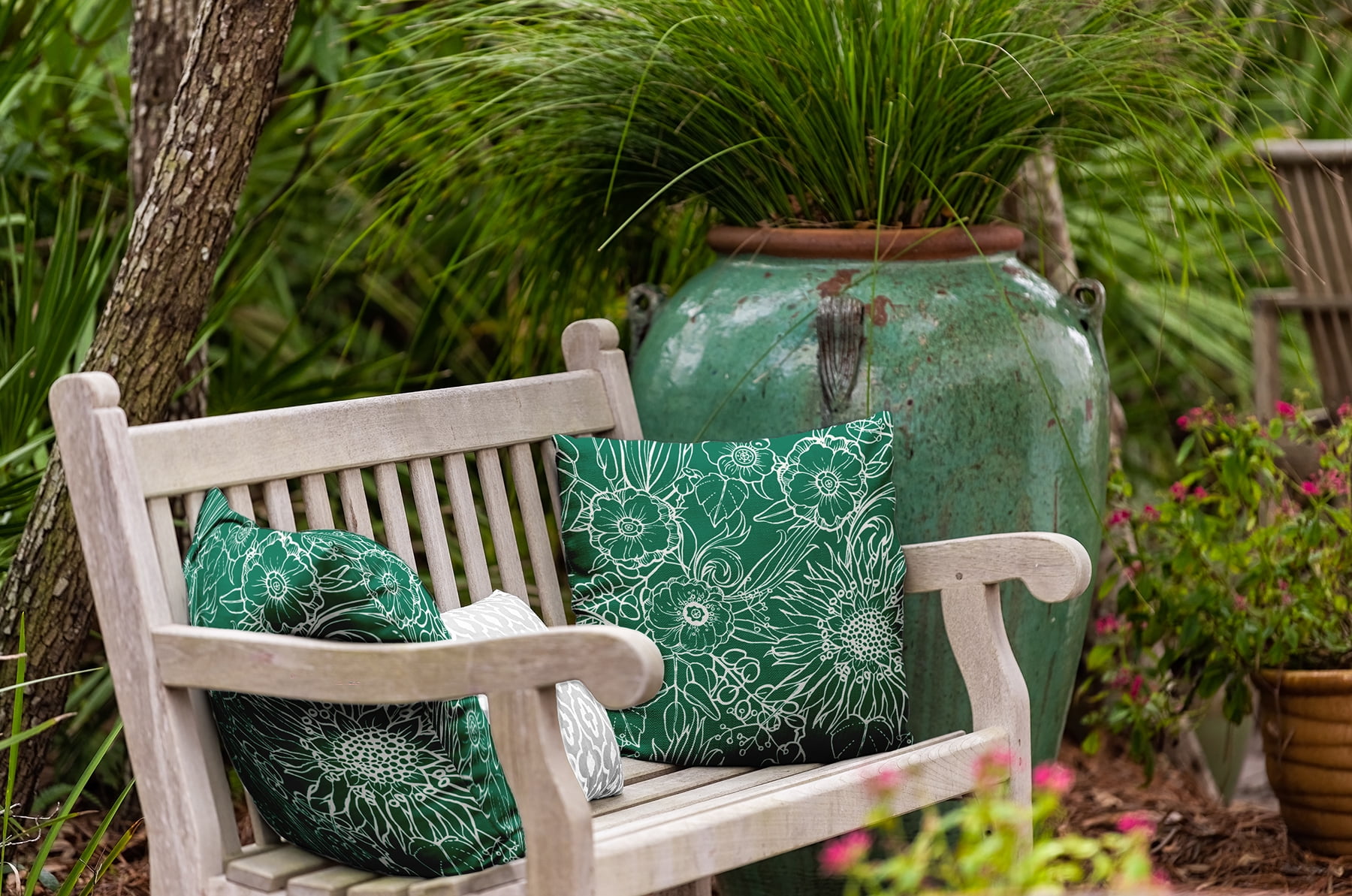 18"x18" Simply Daisy Zentangle Poly Indoor/Outdoor Pillow, Green Qty 1