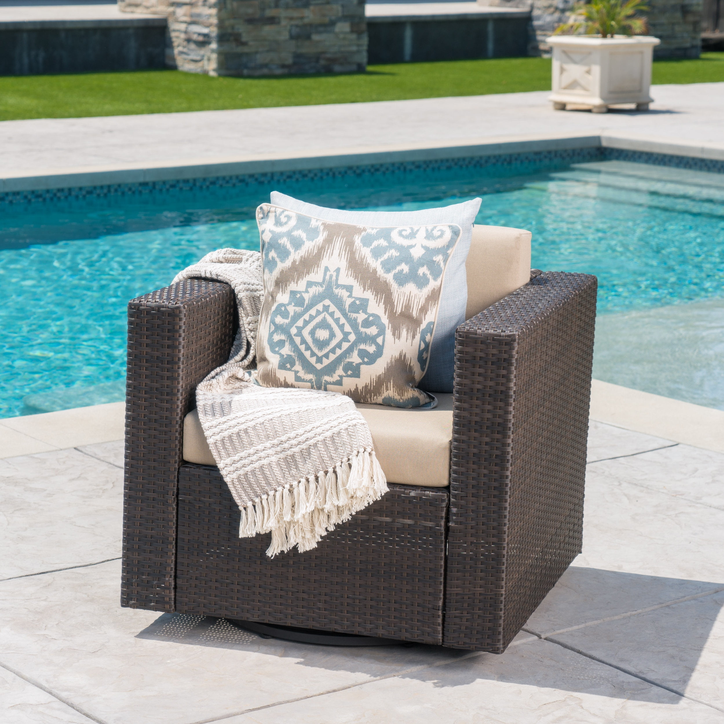 Cascada Outdoor Wicker Swivel Club Chair with Cushions, Dark Brown