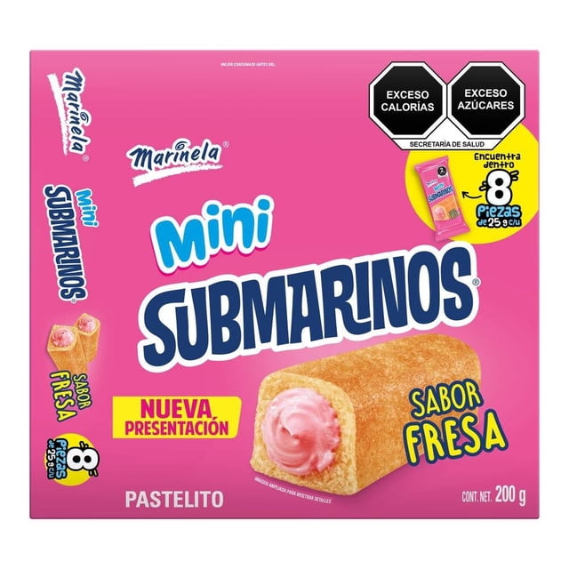 caja de mini submarinos marinela sabor fresa con 8 pzas de 25 g c/u empaque frontal rosa con logotipo Marinela, texto grande 'Mini Submarinos', imagen de pastelito rectangular de pan esponjoso con relleno cremoso rosa visible, leyendas 'sabor fresa' y 'nueva presentación', distintivos octagonales de advertencia nutricional y contenido neto 200 g.