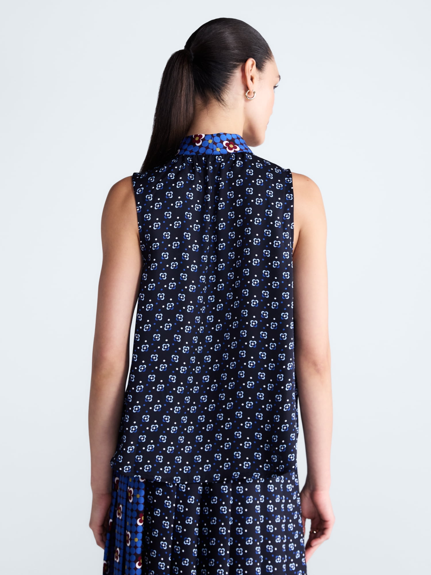 Free Assembly Women's and Women's Plus Sleeveless Tie Neck Top, Sizes XS-4X