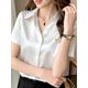 thumbnail image 3 of Blusa De Satén Blanco Con Cuello Clásico Y Bordado Dorado, 3 of 14