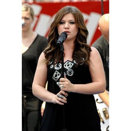 Kelly Clarkson Christmas Show Kelly Clarkson On Stage For Cbs The Early Show Presents Kelly Clarkson In Concert Gm Plaza New York Ny June 26 2007 Photo By George TaylorEverett Collection Celebrity ()