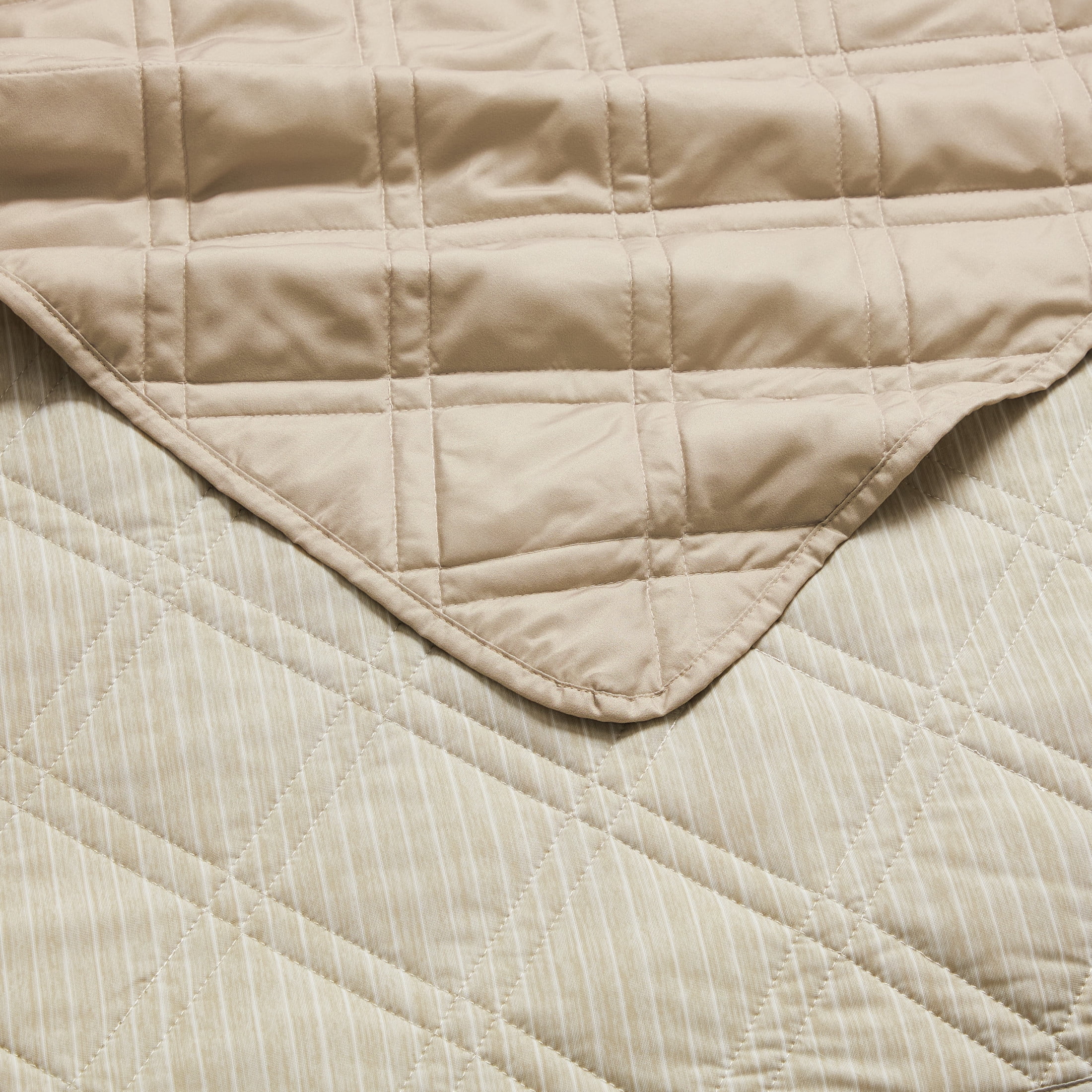 Brookstone Cooling Throw Taupe, Solid Print, Nylon Polyethylene, Knit, 1 Piece, Standard Size