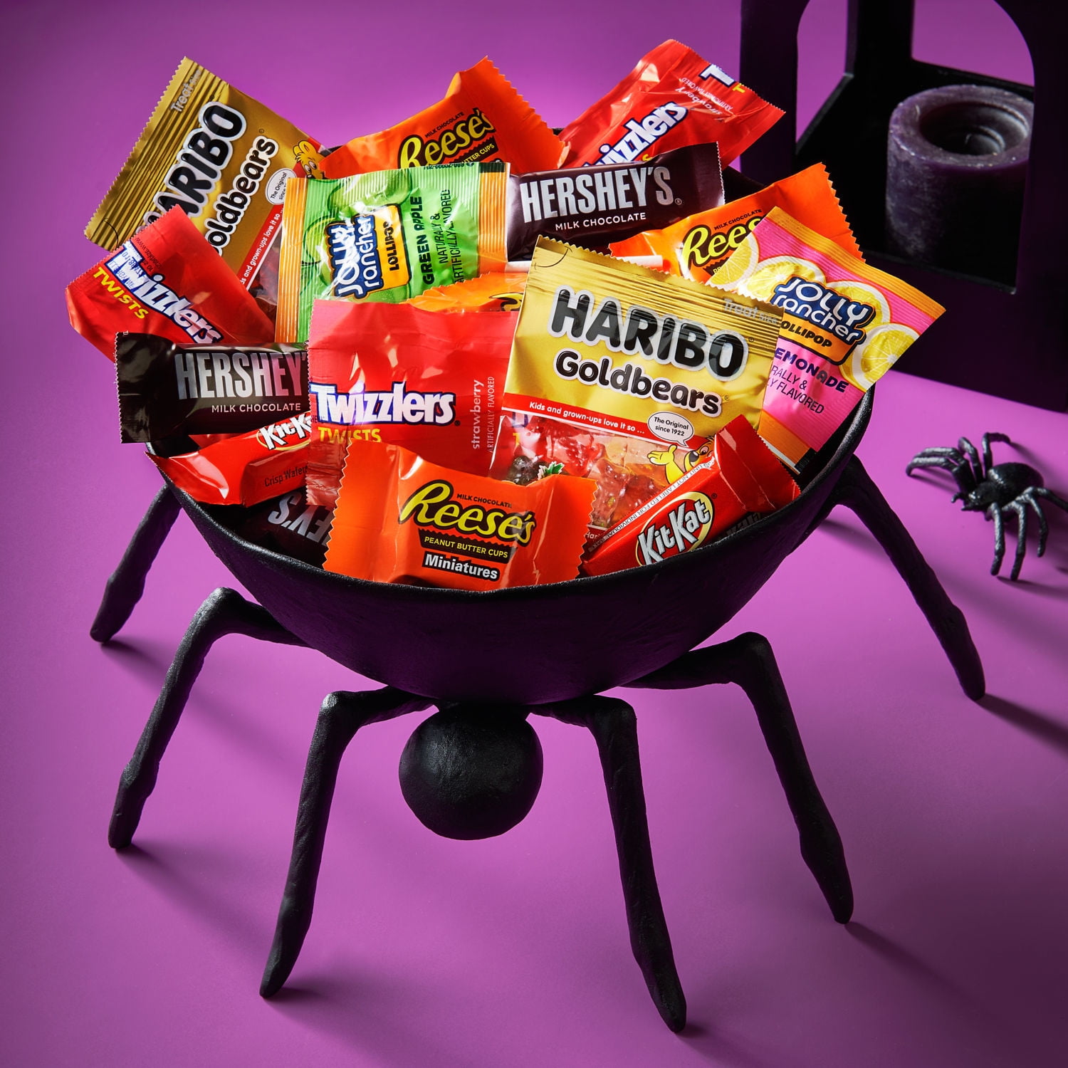 Hershey Miniatures Assorted Flavored Halloween Candy, Bulk Bag 67.49 oz, 220 Pieces