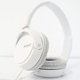 thumbnail image 2 of SONY Over On Ear Mejor estéreo Extra Bass Auriculares portátiles para Apple iPhone iPod / Samsung Galaxy / mp3 Player / 3.5mm Jack Plug Cell Phone (Blanco), 2 of 8