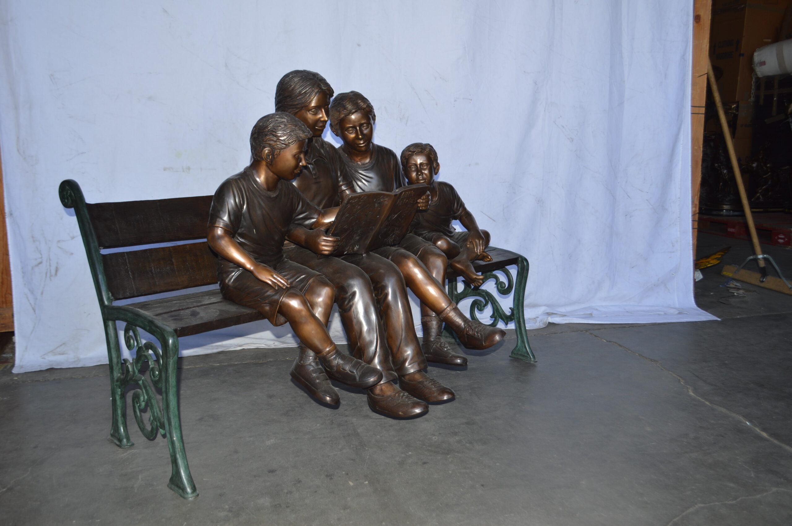 Nifao Mom and boys reading stories on bench bronze statue – Outdoor Garden Decor Sculpture, 53"L x 33"W x 39"H