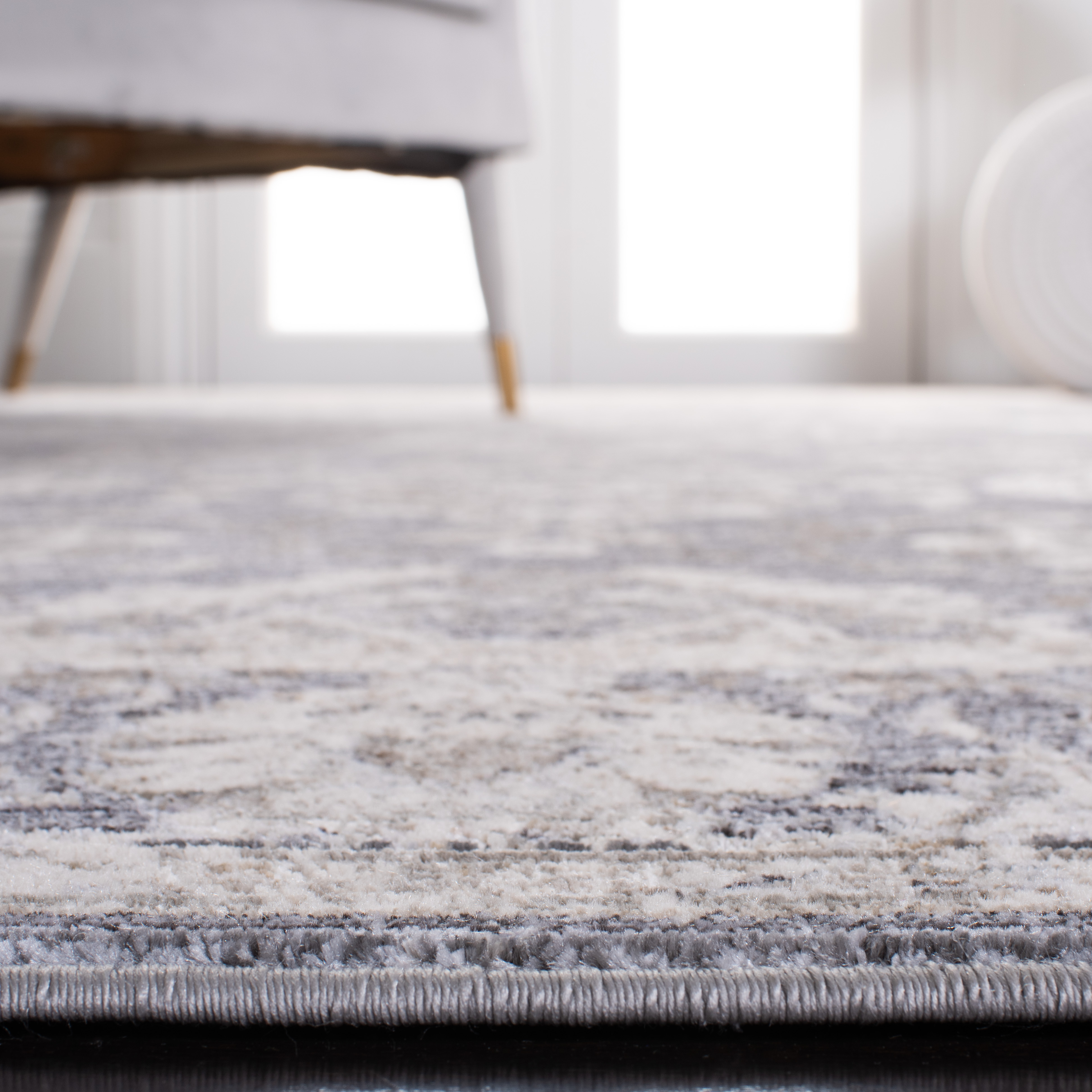 Safavieh History Marienn Oriental Area Rug, Dark Gray/Ivory, 4' x 6'