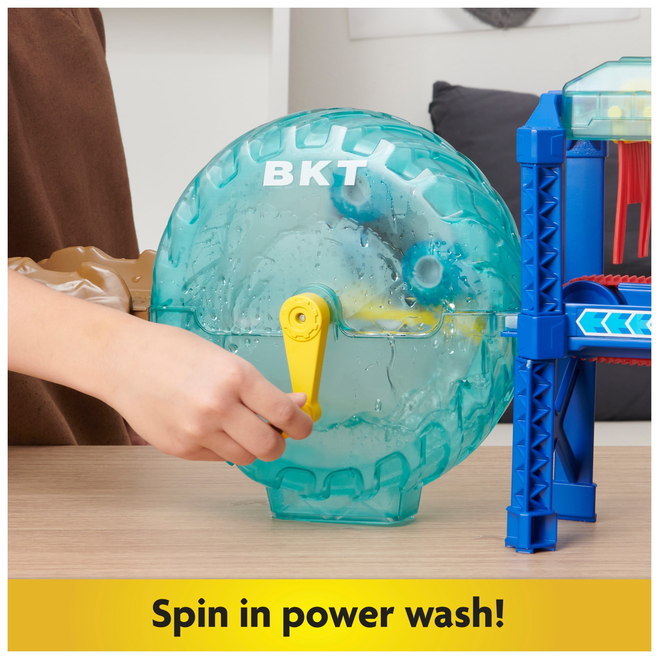 Monster Jam, Megalodon Monster Wash Playset with Color-Changing 1:64 Vehicle, for Ages 3 and up