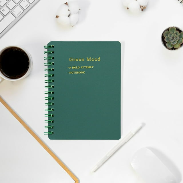 Cuaderno A6 Verde con Espiral | Ideal para Estudiantes | Ideal para Tomar Apuntes | Cuadrícula de 9 Mm | 60 Hojas (120 Páginas) | Diseño Compacto y Portátil
