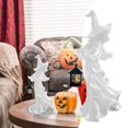 thumbnail image 2 of La decoración del jardín del césped de Halloween está decorada con linternas de brujas guiadas por estatuas de brujas, 2 of 5