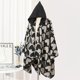 thumbnail image 1 of Capa de punto con capucha para mujer, estilo europeo y americano, para otoño e invierno, 1 of 4